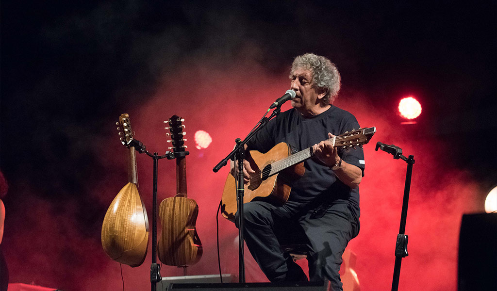 Eugenio Bennato a Canicattini Bagni: Musica e Tradizione